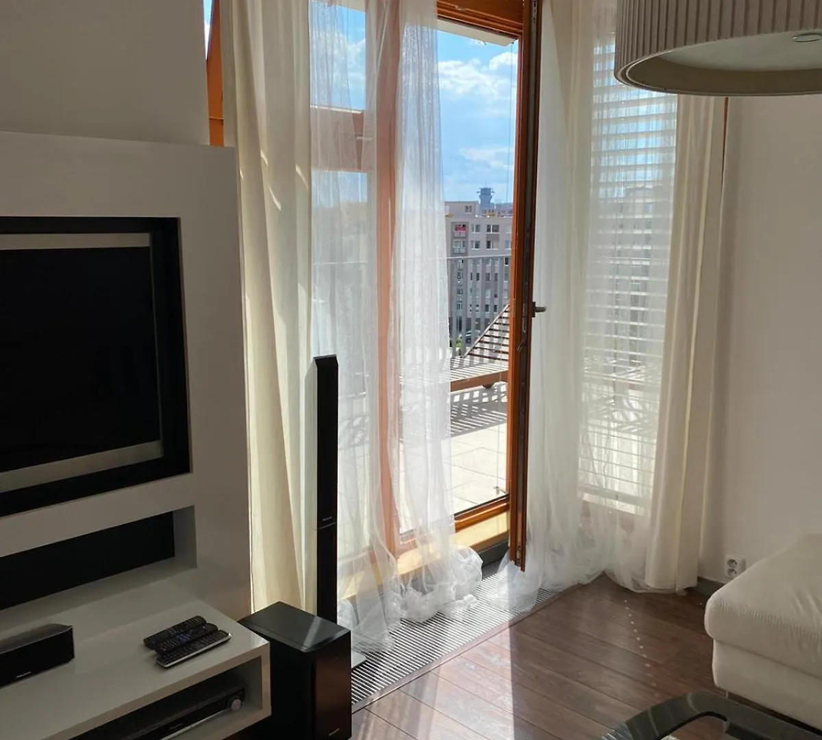 Rooftop Apartment With Pergola And Parking プラハ