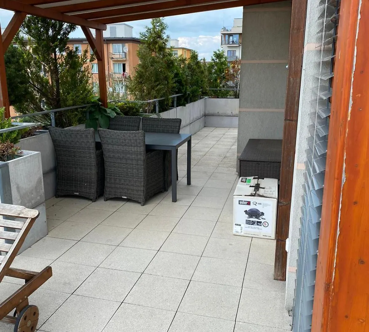 Rooftop Apartment With Pergola And Parking プラハ